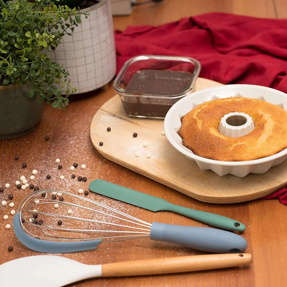 Batedor de Ovos Com Raspador Oikos Batedor de Ovos Com Raspador Oikos