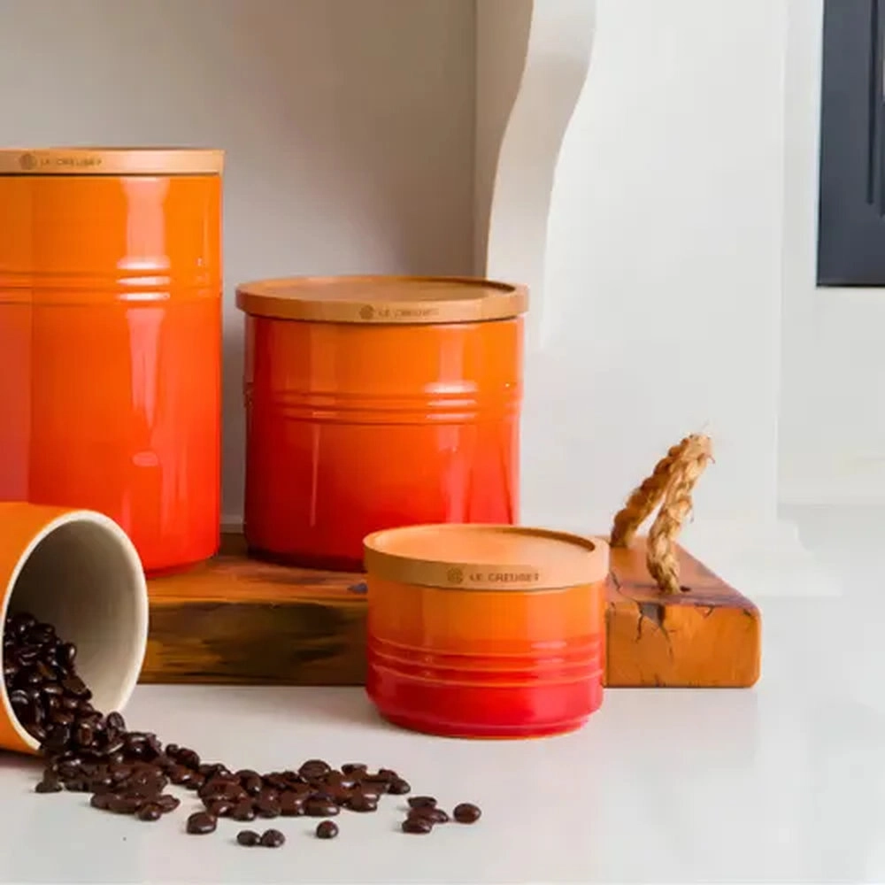 Pote Com Tampa de Madeira Le Creuset 1,1 Litros Pote Com Tampa de Madeira Le Creuset 1,1 Litros